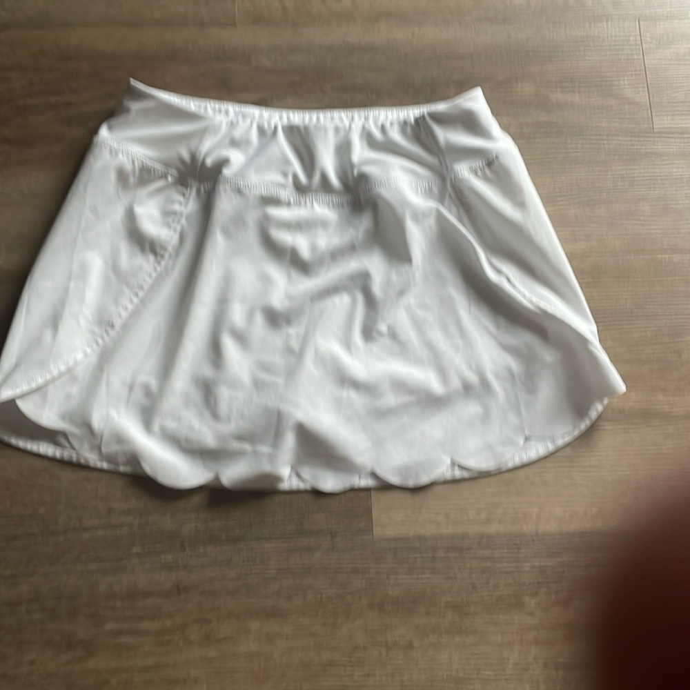 MPG Tennis White Skirt. Size Medium.